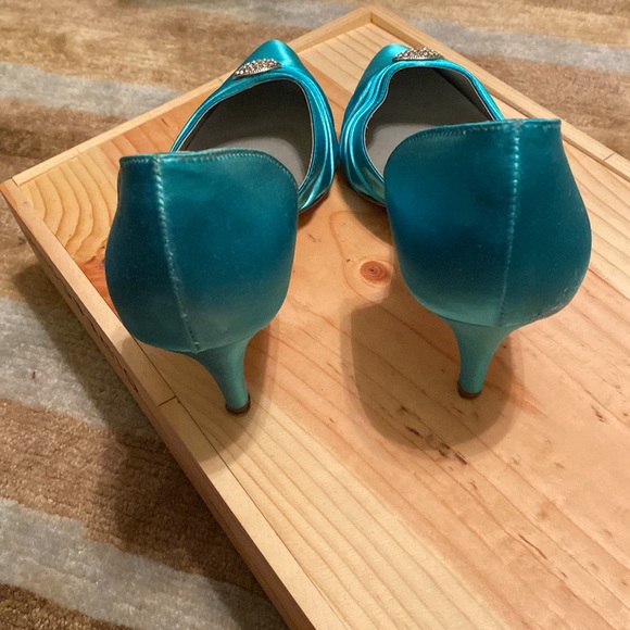 Dyeables Teal Women’s Heels - Picture 3 of 6